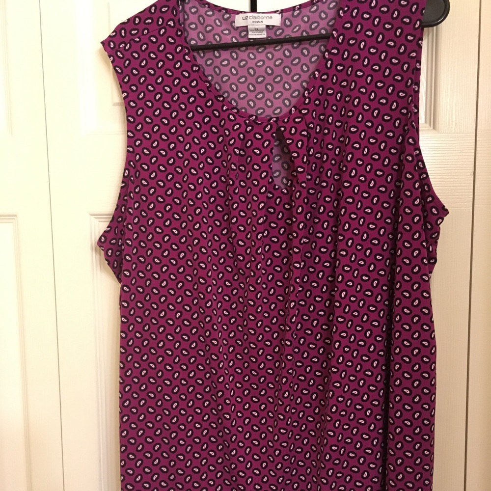 Liz Claiborne Paisley Keyhole Top